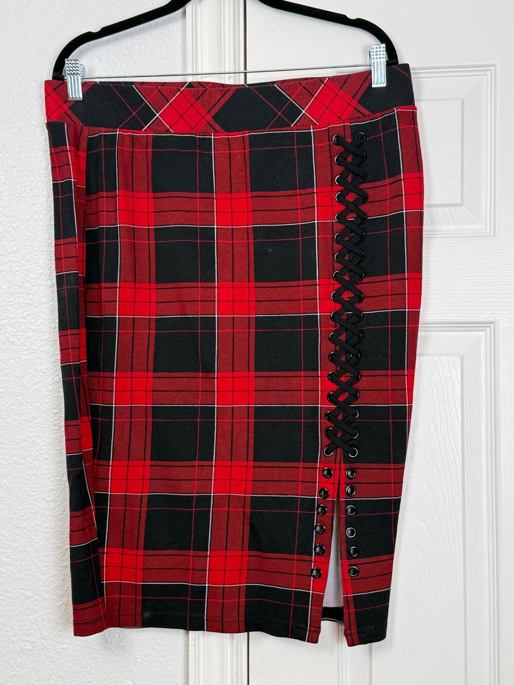 Torrid Size 1 Red Black Plaid Lace Up Pencil Skirt Punk Goth 14/16